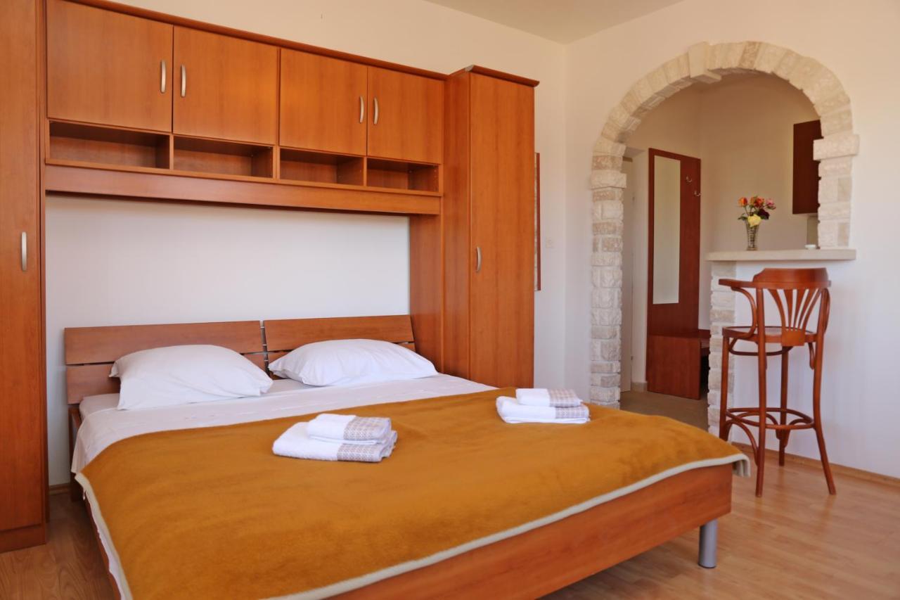Pansion Marinka-Bire Rooms Лумбарда Экстерьер фото